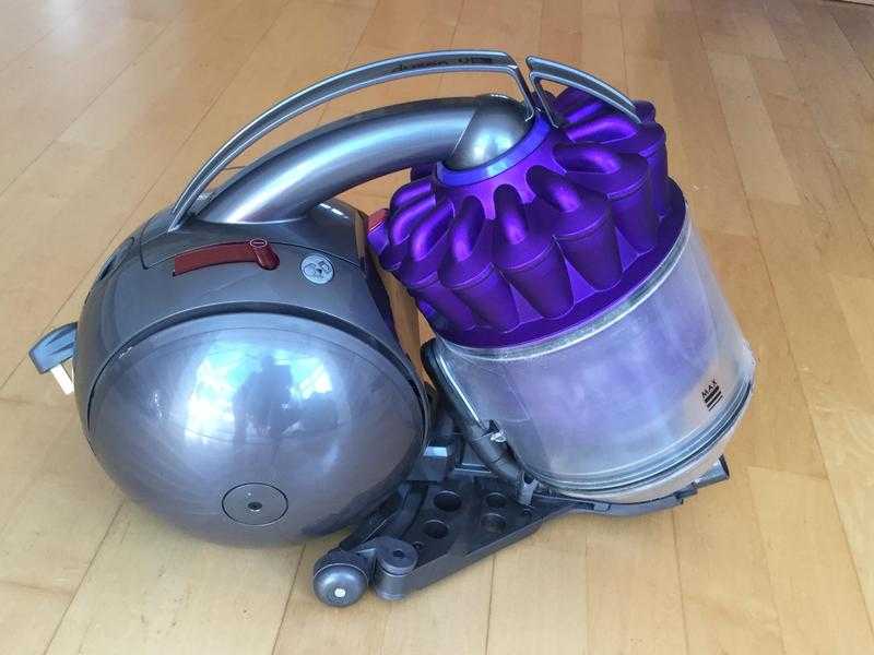 DYSON DC39 VACUM CLEANER