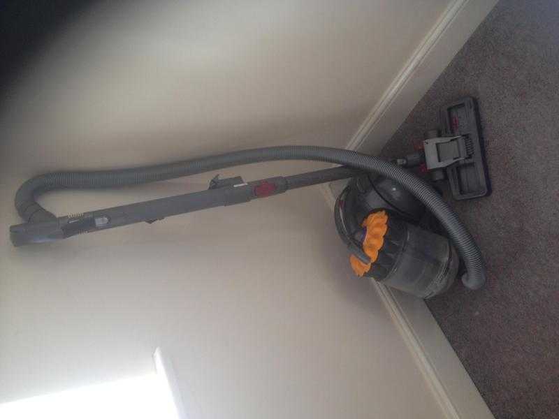 DYSON HOOVER