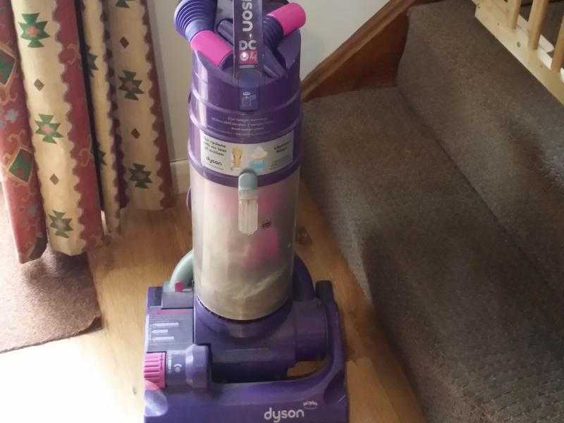 DYSON VACUUM CLEANER DC 04