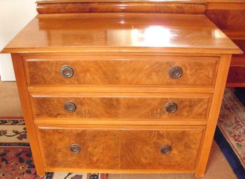 Edwardian satin walnut chest of drawers