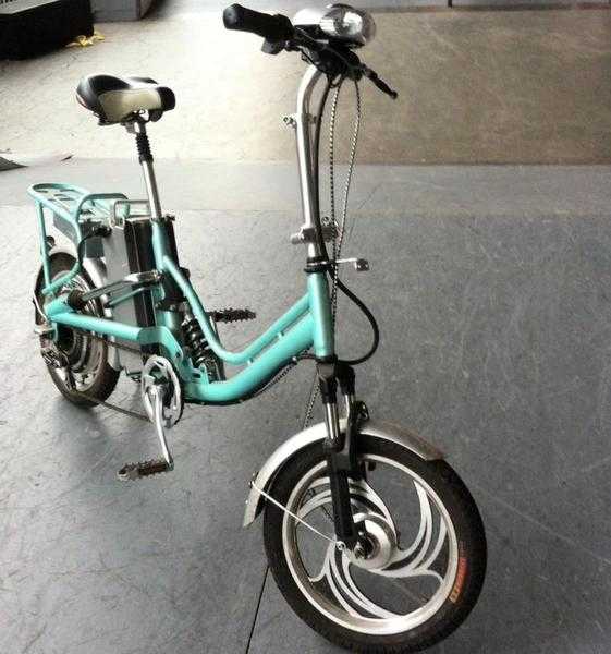 Electric bike with a heavy battery and one gear for short trips