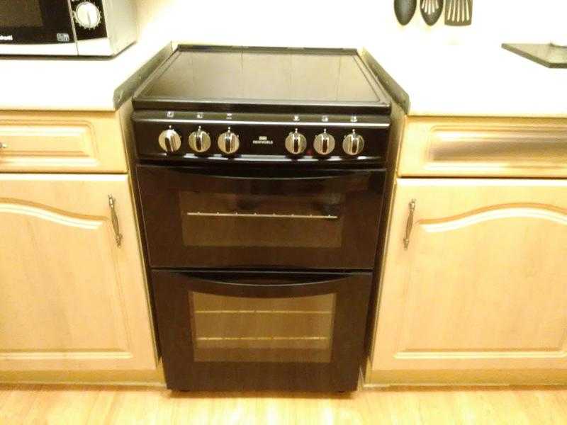 Electric fan ceramic hob cooker in black