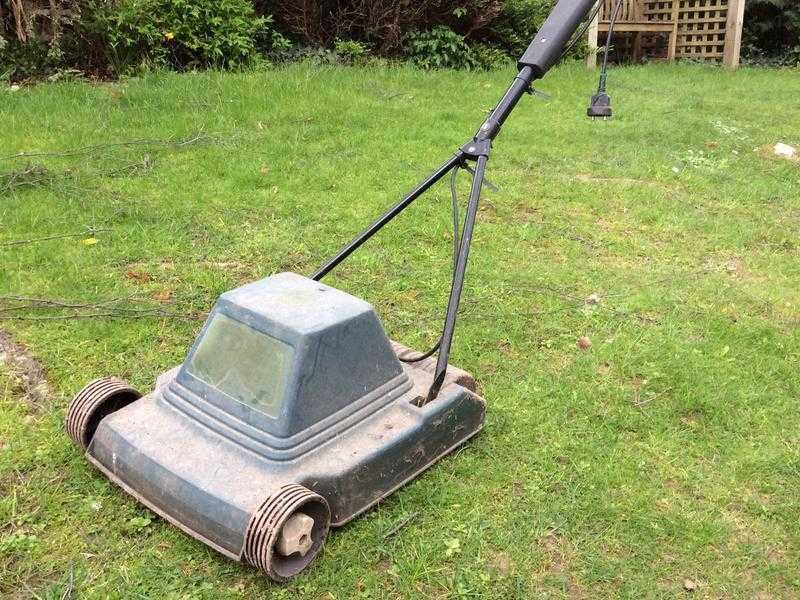 Electric lawnmower s