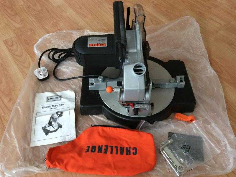 Electric mitre saw