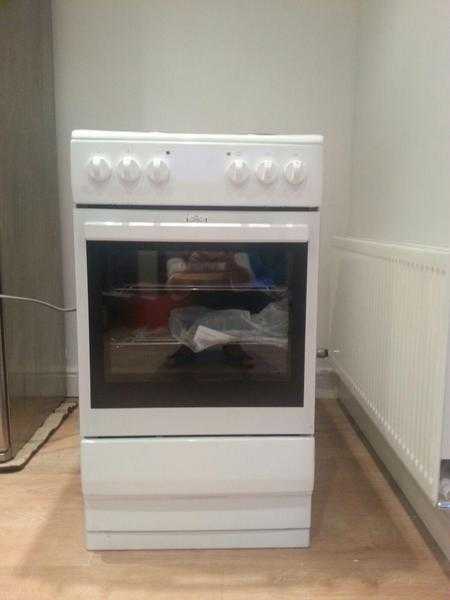 Electric oven with hobs