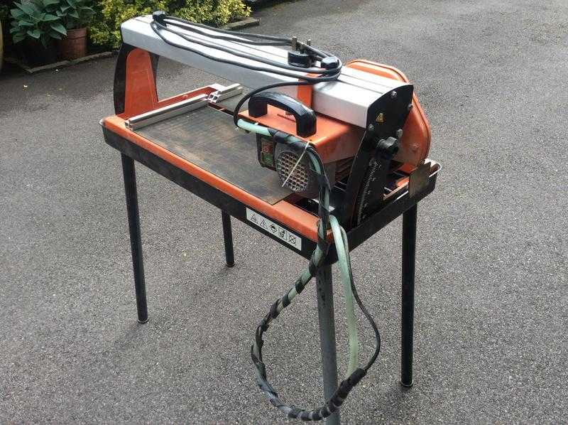 Electric, Radial Wet Tile Cutter. 800W x 200mm x 2980RPM