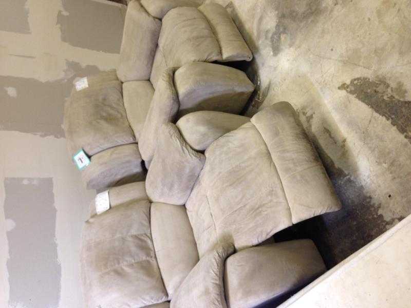 ELECTRIC RECLINER ARMACHAIR SUADE DEAL PRICE DELIVERY AVAILABLE