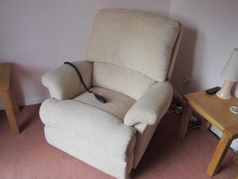 Electric reclining chair