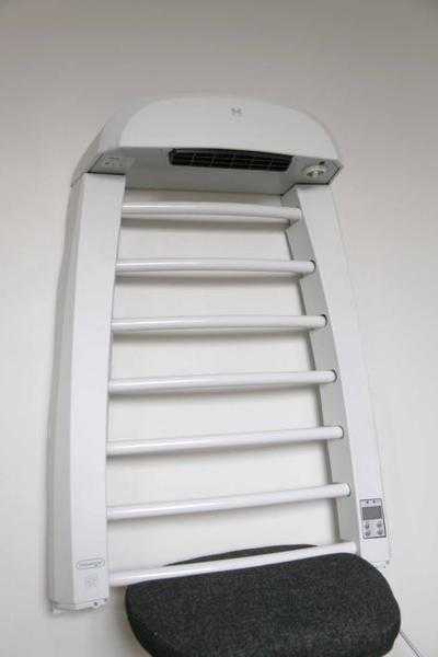 Electric towel rail with blower