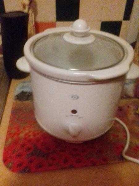 electric white slow cooker