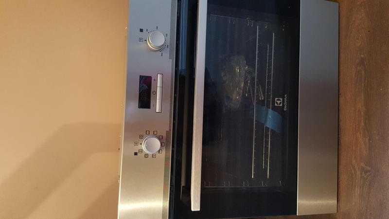 Electrolux EOB3400EAX Built In Single Fan Oven And Matching Electrolux Hob