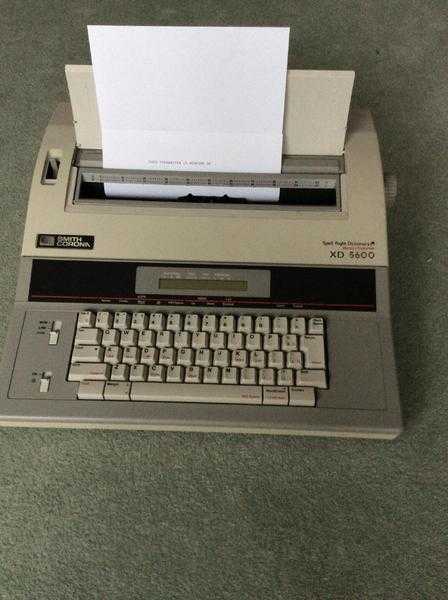 Electronic memory typewriter