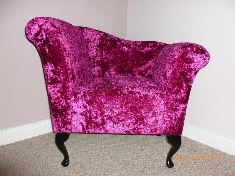 Elegant Chaise Chair