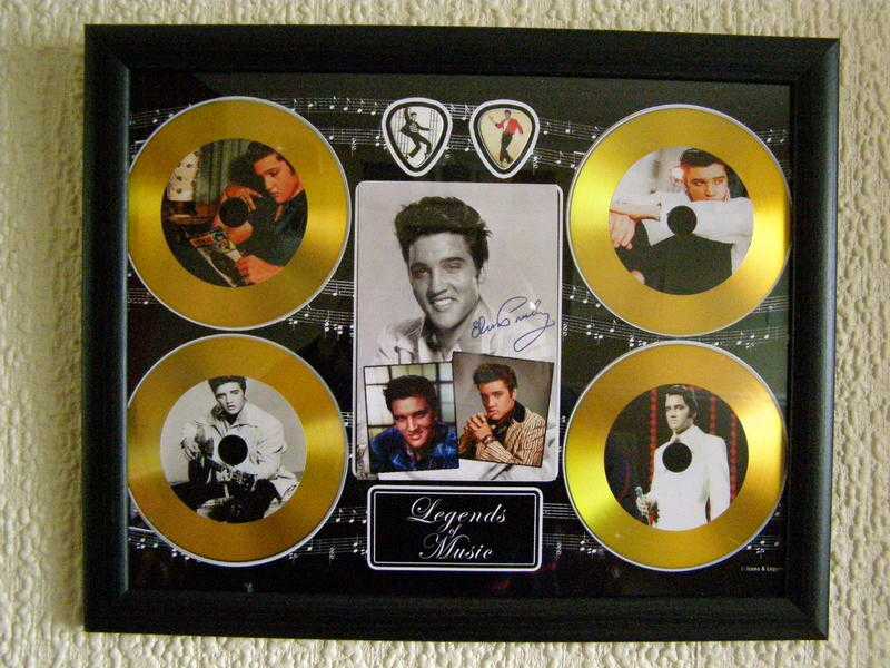 Elvis Presley Four Gold Look Discs amp Plectrum Presentation