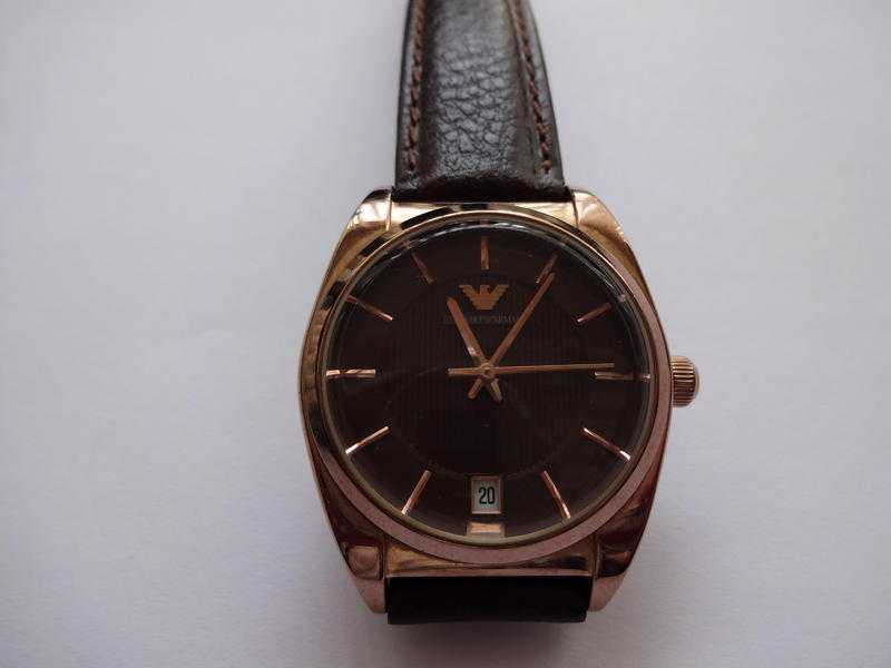 Emporio Armani Watch in Rose Gold - Mint Condition