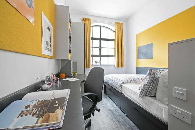 Ensuite student flat at Kings Cross for Summer 2017