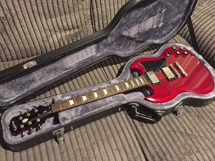 Epiphone SG G400  with Hard Case