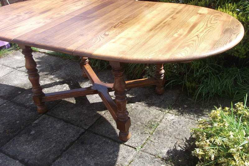 ERCOL GOLDEN DAWN ELM DINING TABLE