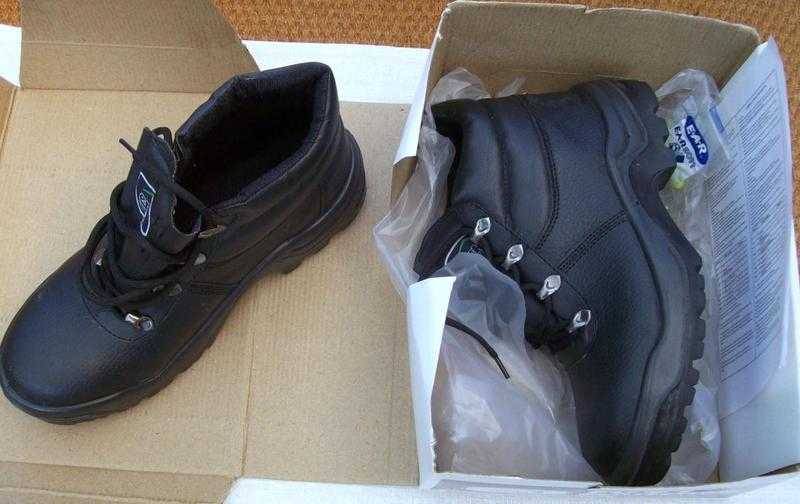 ESKI heavy duty boots