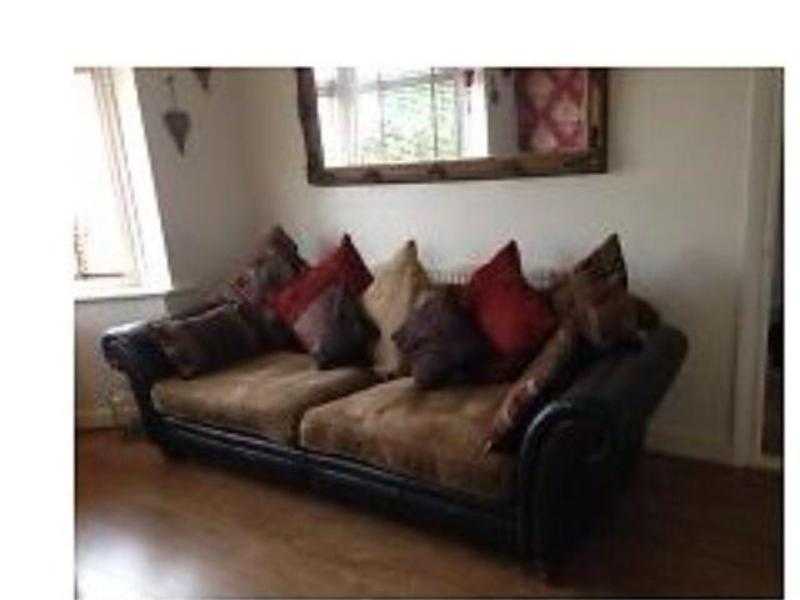 EXCELLENT condition sofa - must see