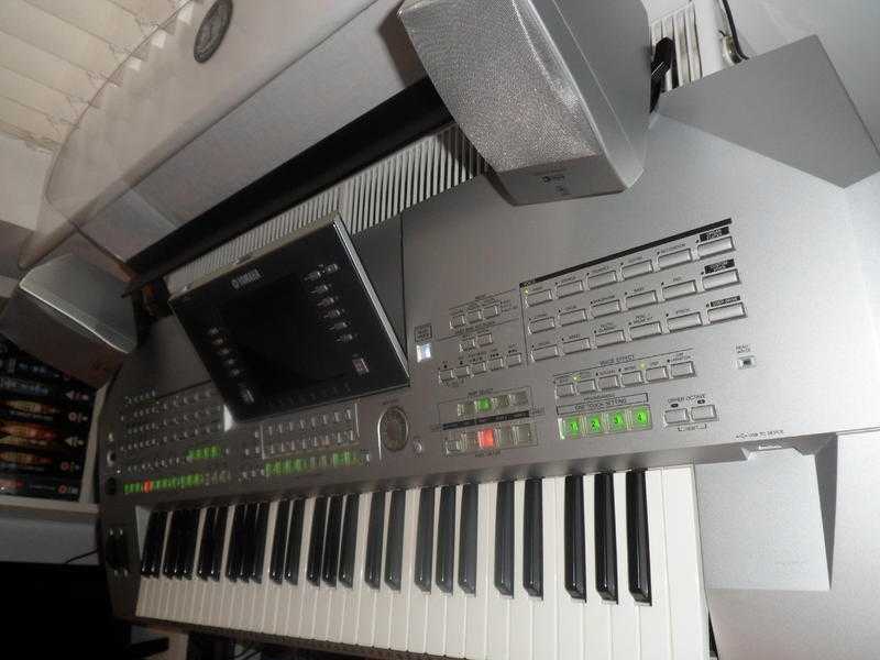 EXCELLENT YAMAHA TYROS 2 COMPLETE WITH SPEAKERS