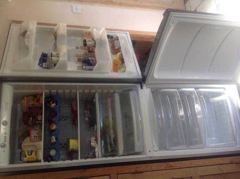 Excellent ZANUSSI Electronic Frostfree Fridge Freezer Silver(See Description below)