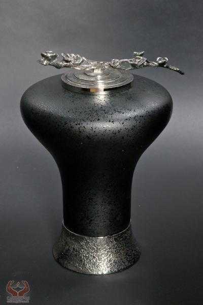 Exclusive Cremation Urns and jewellery for ashes to honor the memory of your loved ones or beloved p