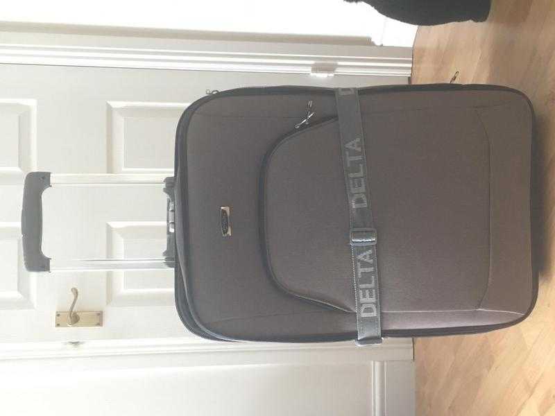 Expandable Delta Suitcase - Brown