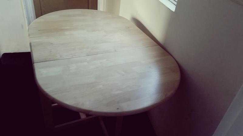 Extendable dining table, solid pine