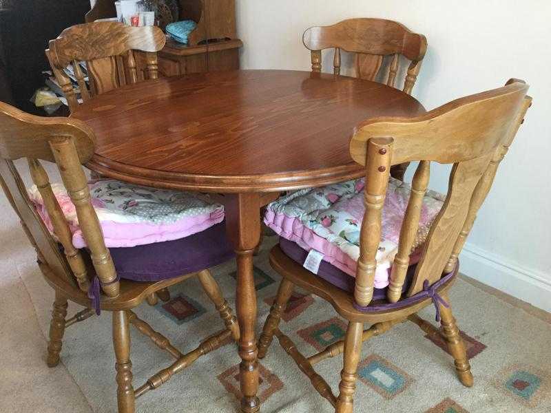 Extendable wooden table and 4 chairs