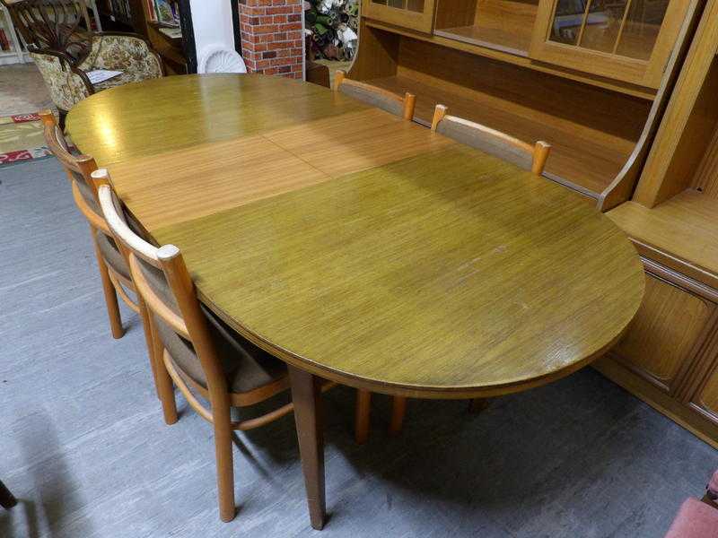 Extrndable Dining Table With 4 Free Chairs If Required