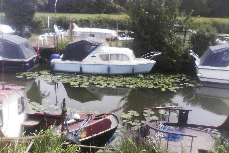 Fairline Family 19 classic river cruiser