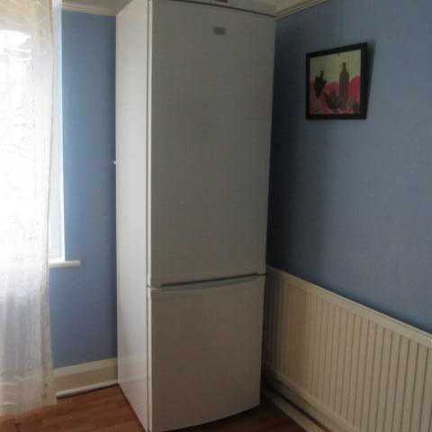 Family size Zanussi Fridge Freezer 90