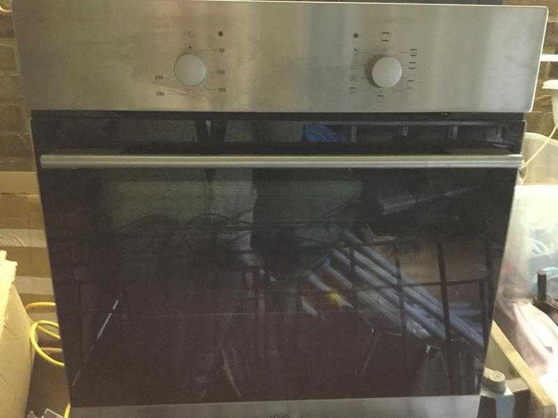 Fan assisted built in electric oven