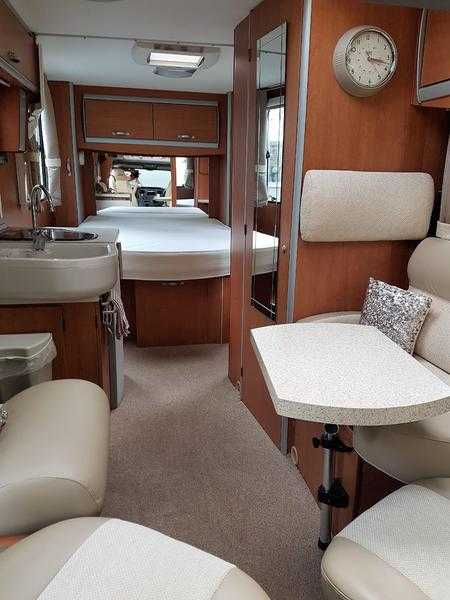 FANTASTIC ISLAND BED MOTORHOME (2009)