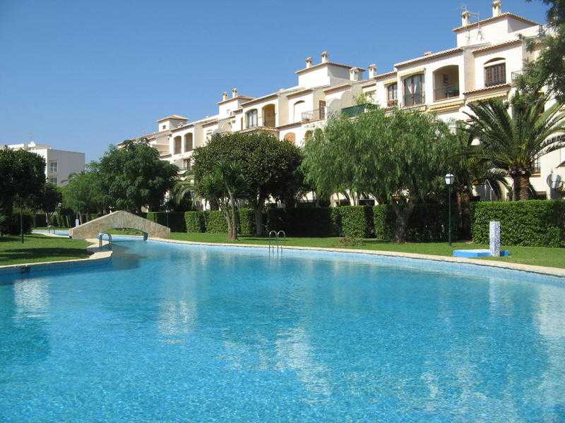 Fantastic1 bedroomed holiday apartment Javea Spain with WIFI, large pool 5 mins walk to sandy beach