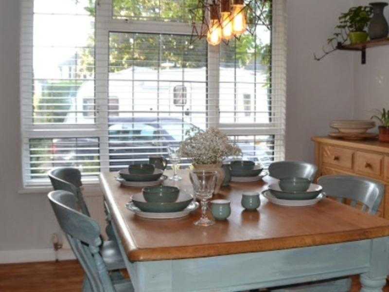 Farmhouse table and 4 chairs