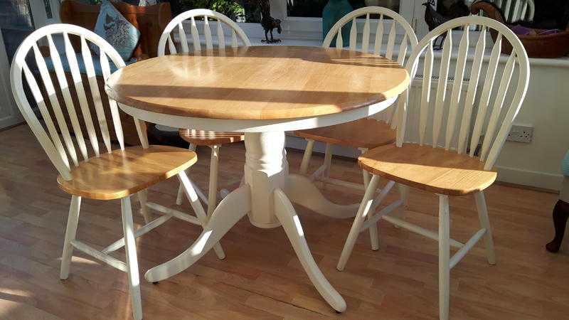 Farmhouse Table and Chairs set