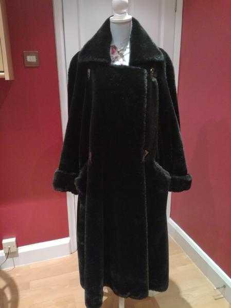 Faux fur coat long black one size