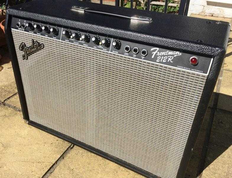 Fender Twin FM 212R