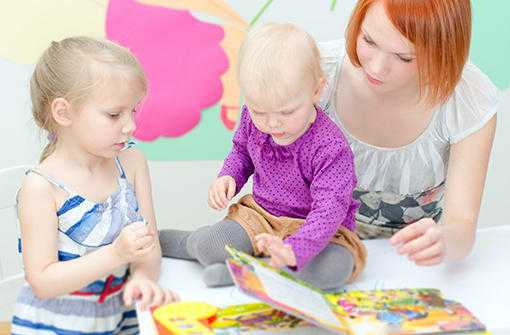 Find an Experienced Babysitter for Perfect Childcare