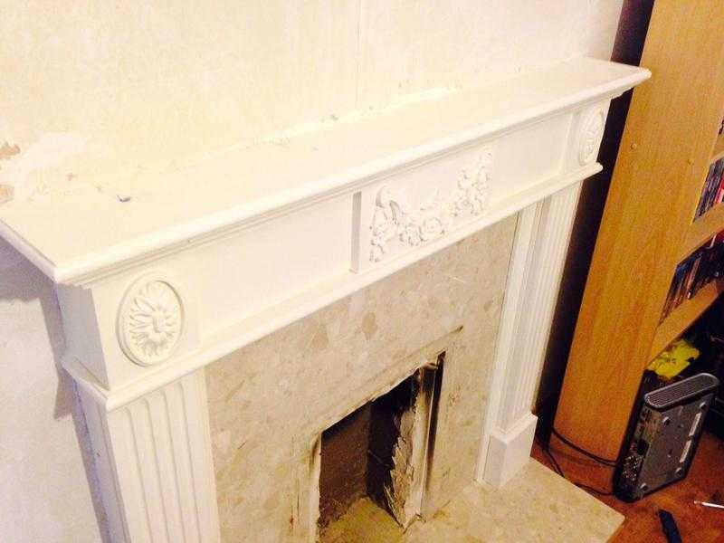 Fireplace wooden frame in white - very good condition