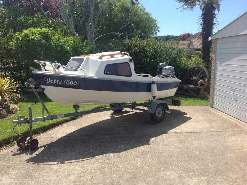 FishingPleasure Cabin Cruiser