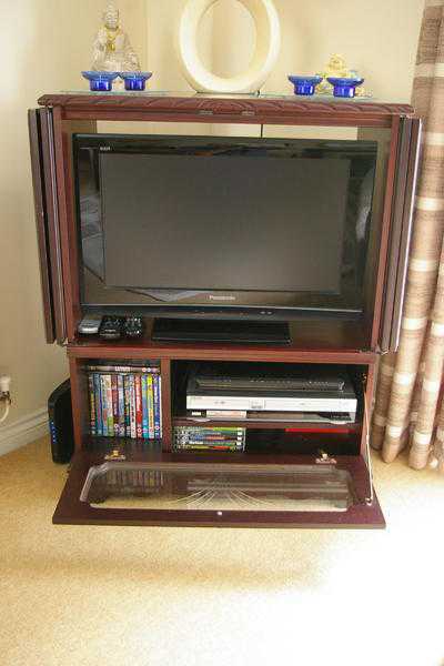 Fishpools Mahogany TV cabinet