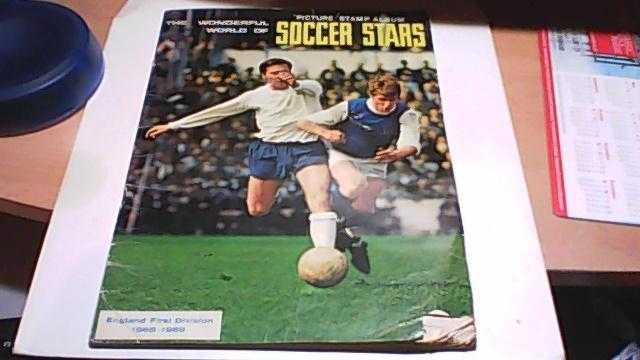 F.K.S. SOCCER STARS PICTURE STAMP ALBUM 1968-1969-FOOTBALL