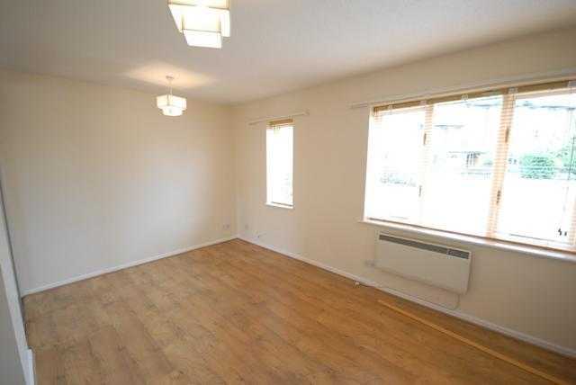 flat in Colliers Wood