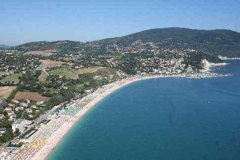 Flat on the Adriatic Italian  beach