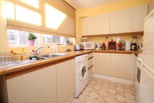 Flat to let in Rowlands Road, Worthing