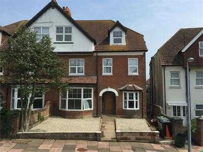 Flat to rent in Fairmount Road, Bexhill (675 pcm)