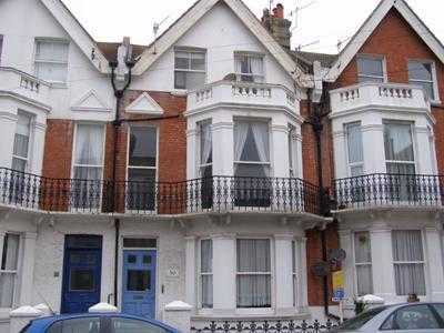 Flat to rent in Wilton Road, Bexhill (700 pcm)